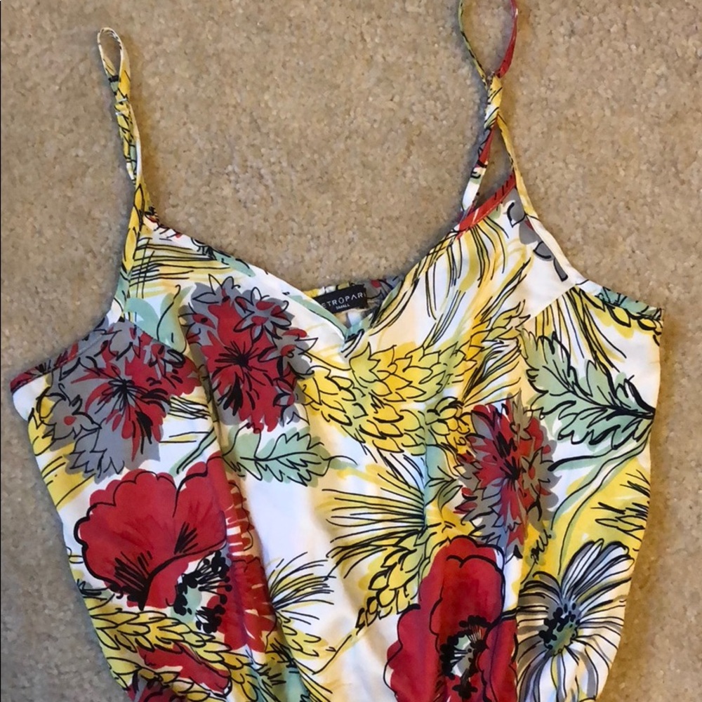 Tropical flower top- LIKE NEW! - Picture 2 of 3